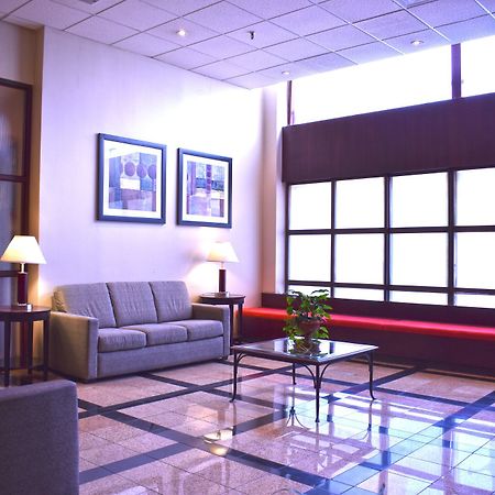 Hamilton Plaza Hotel And Conference Centre ภายนอก รูปภาพ