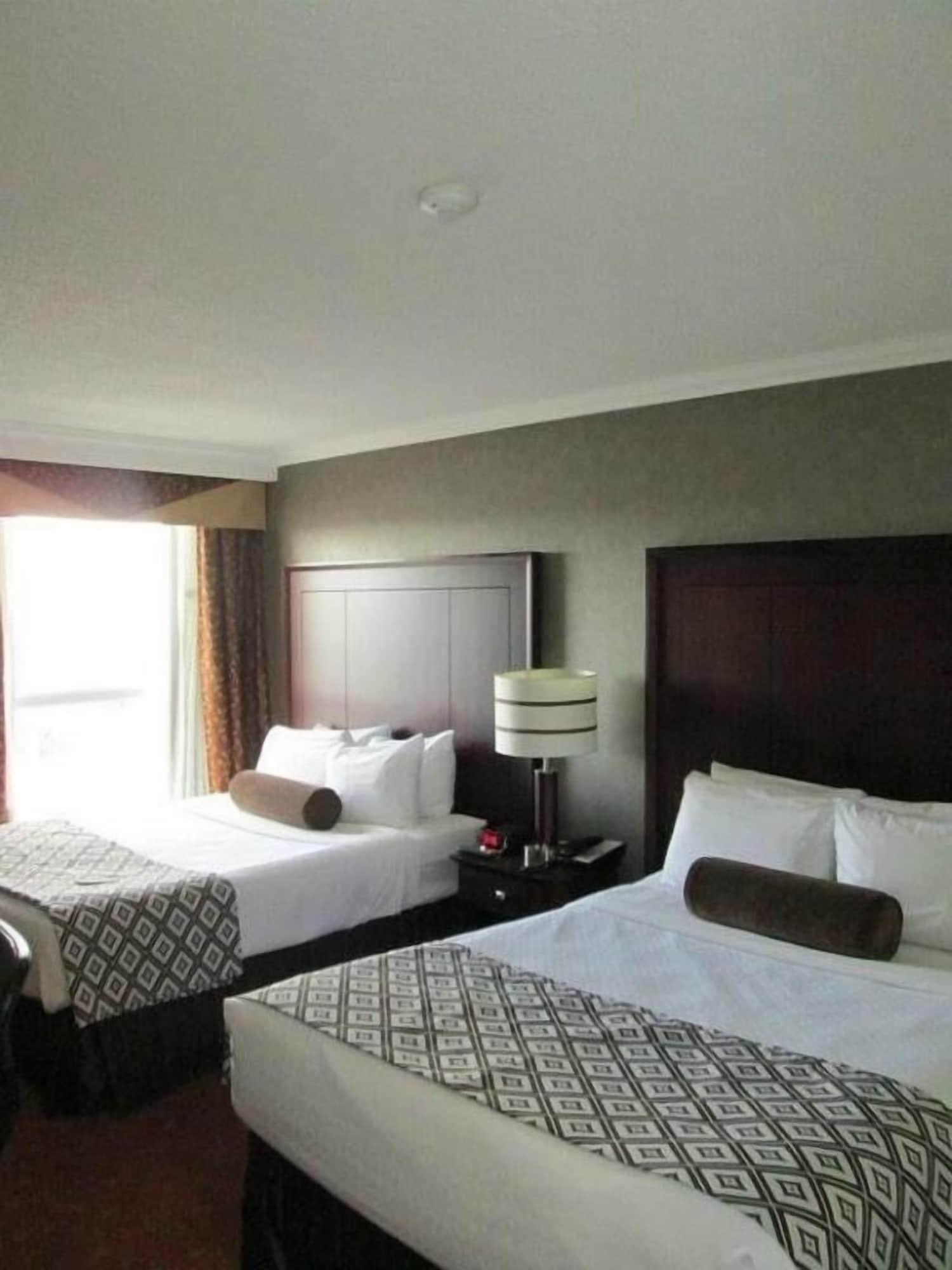 Hamilton Plaza Hotel And Conference Centre ภายนอก รูปภาพ