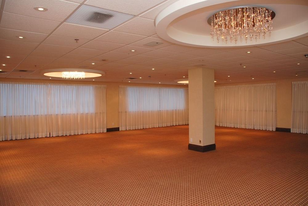 Hamilton Plaza Hotel And Conference Centre ภายนอก รูปภาพ